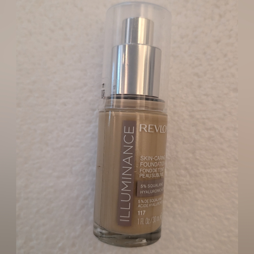 New 117 Leight Beige - Revlon Cream Foundation Illuminance Radiance